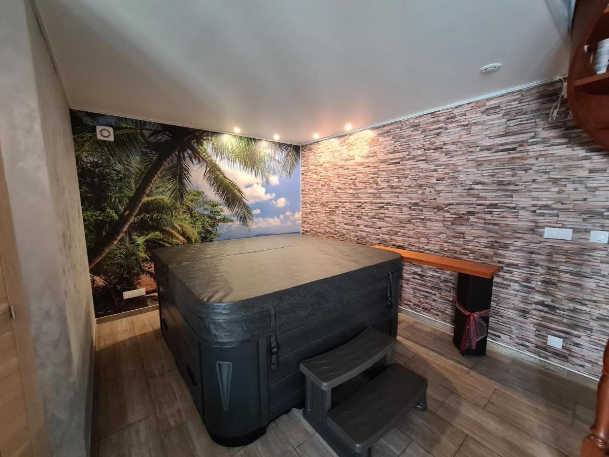 L Evasion Secrete Hotel Quarouble Luaran gambar